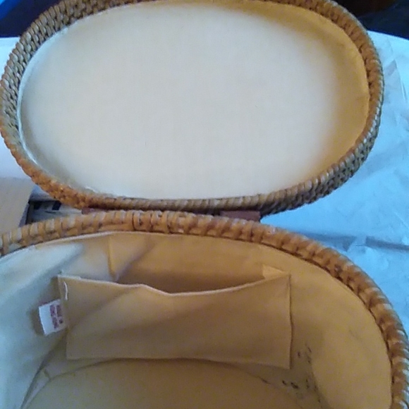 Ladies Wicker Handbag - Picture 3 of 14